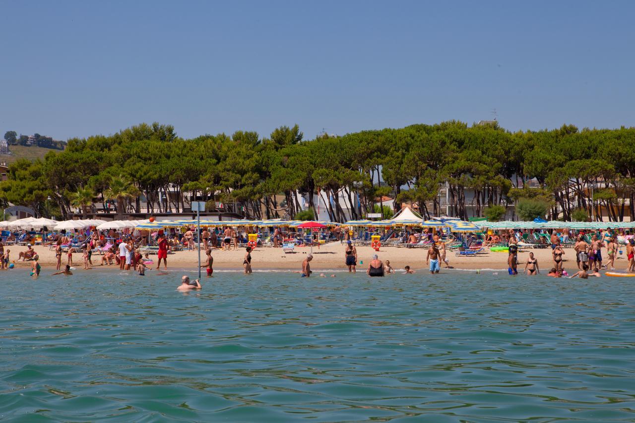 Hotel Antares Alba Adriatica Ngoại thất bức ảnh